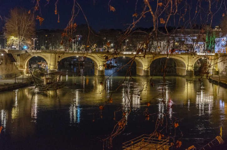 218 - Italia - Roma - rio Tiber y puente Cavour